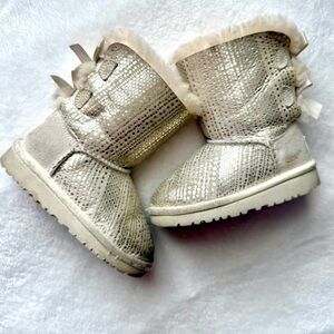 UGG Australia Kids Bailey Bow Bling Taupe Metallic Boots SZ 8